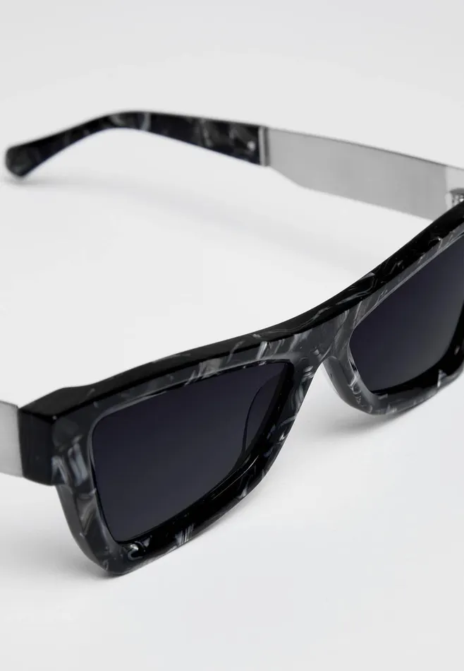 Men Manire De Voir Corsica Sunglasses Black Marble