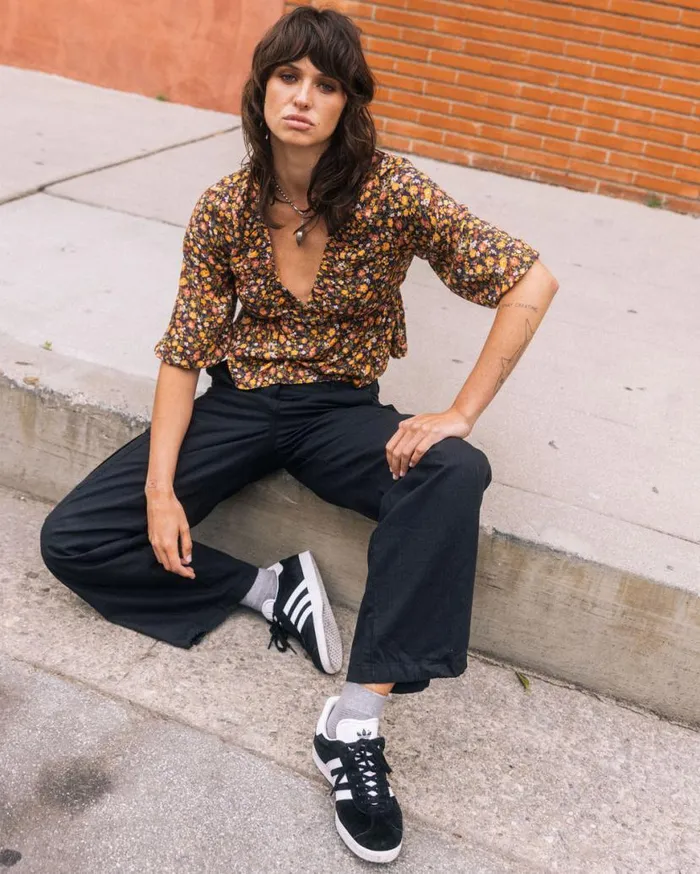 Blossom Binge Top 8211 Vintage Black Womens Volcom Tops