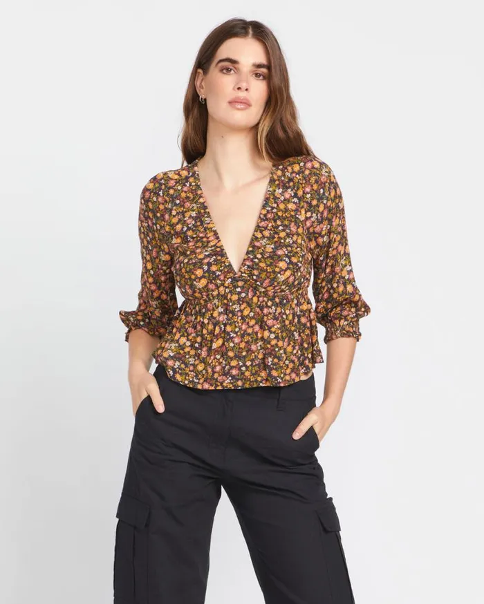 Blossom Binge Top 8211 Vintage Black Womens Volcom Tops