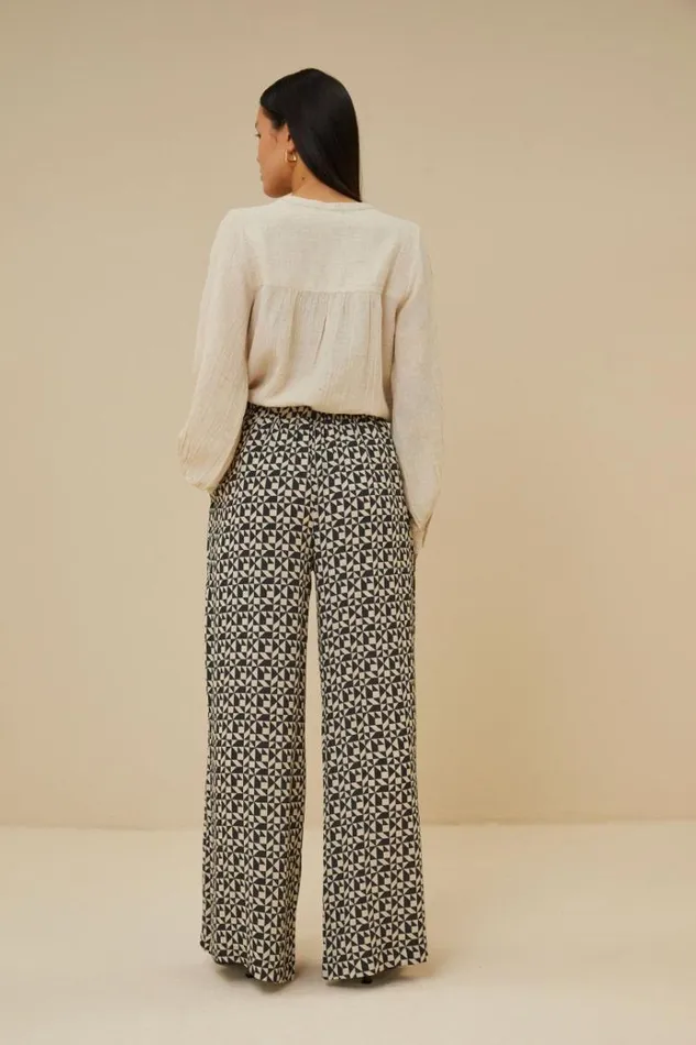 ByBar Blouses Vrouwelijk Lotta Slub Blouse Sand ByBar Blouses Vrouwelijk Lotta Slub Blouse Sand
