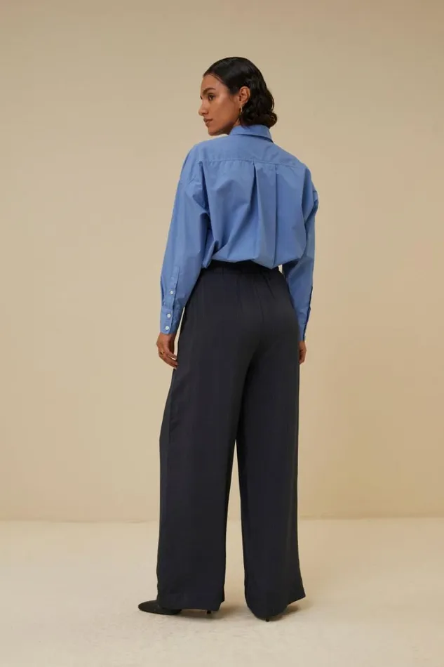 ByBar Broeken Vrouwelijk Benji Satin Stripe Pant Graphite ByBar Broeken Vrouwelijk Benji Satin Stripe Pant Graphite