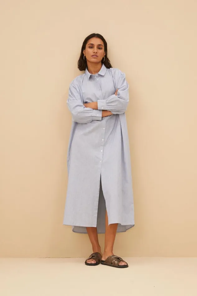 ByBar Jurken Vrouwelijk Pin Stripe Shirt Dress Indi Grey ByBar Jurken Vrouwelijk Pin Stripe Shirt Dress Indi Grey