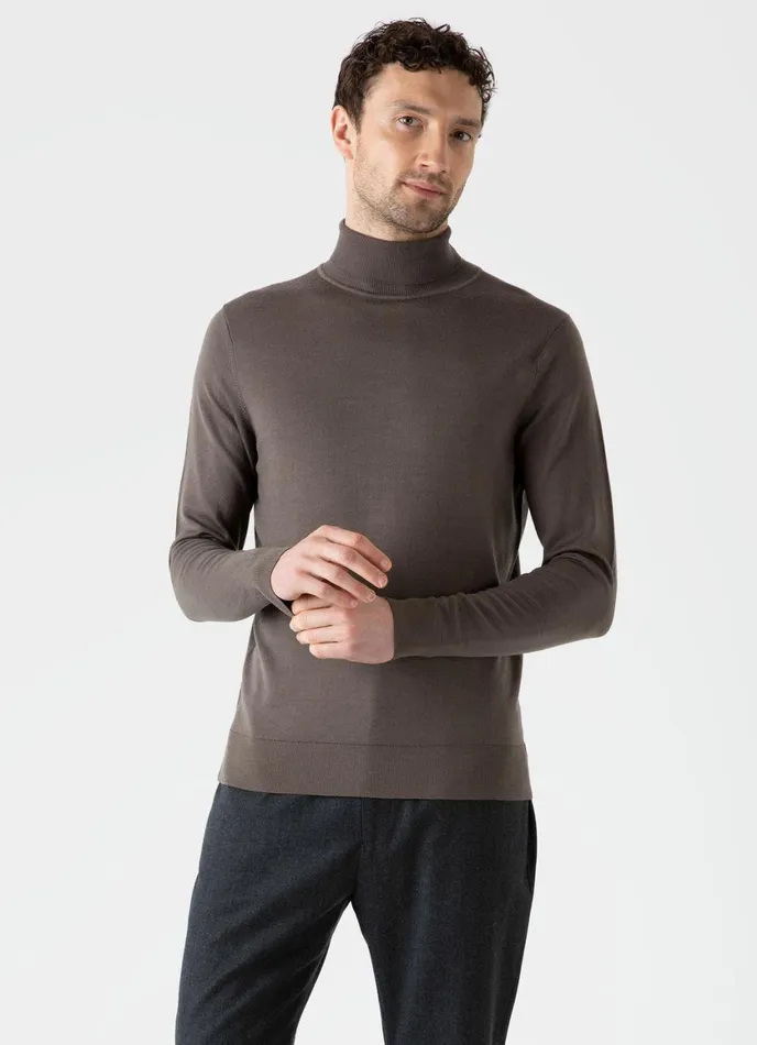 ExtraFine Merino Roll Neck Cedar Men SUNSPEL Knitwear