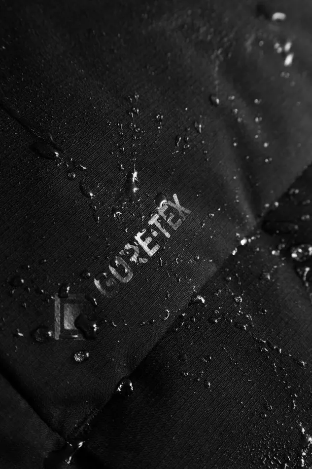 Men Mountain Parka GoreTex Black Norse Projects Outerwear
