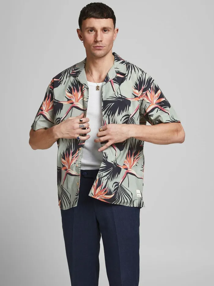 Shirts JACK and JONES Mens CUBAN COLLAR RELAXED FIT SHORT SLEEVED SHIRT Green Sea Spray Cheap On Sale Shirts JACK and JONES Mens CUBAN COLLAR RELAXED FIT SHORT SLEEVED SHIRT Green Sea Spray Cheap On Sale