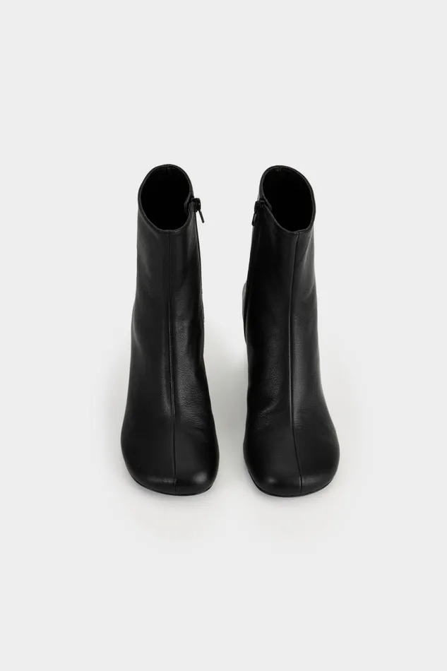 Simon Miller Boots Women Moderno Ankle Boot In Black Cow Suede Simon Miller Boots Women Moderno Ankle Boot In Black Cow Suede