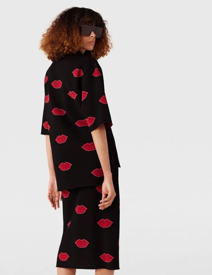 Stella McCartney Knitwear Women Lips Graphic Knit HighNeck Top Black And Red Stella McCartney Knitwear Women Lips Graphic Knit HighNeck Top Black And Red