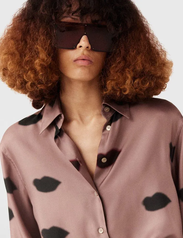 Stella McCartney Shirts And Tops Women Oversized Lips Print Shirt Ashy Mauve Stella McCartney Shirts And Tops Women Oversized Lips Print Shirt Ashy Mauve