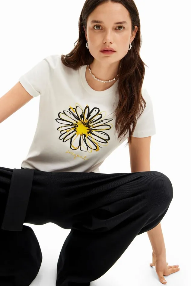 TShirts Women Desigual Daisy Illustration Tshirt White
