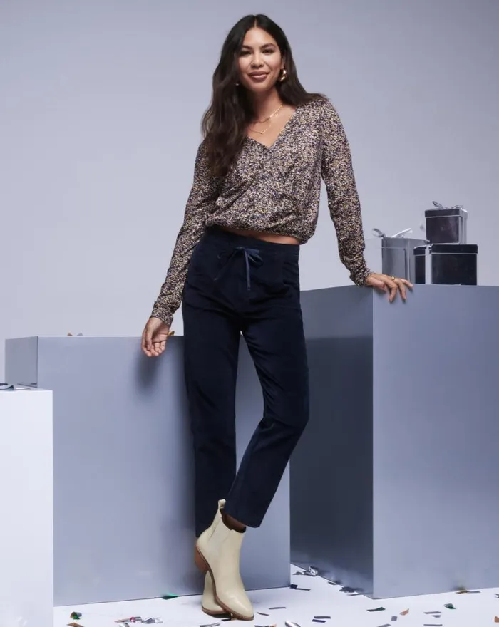 TravisMathew GLORIOUS MORNING LONG SLEEVE TOP Cream Multi Women Shirts and Tops