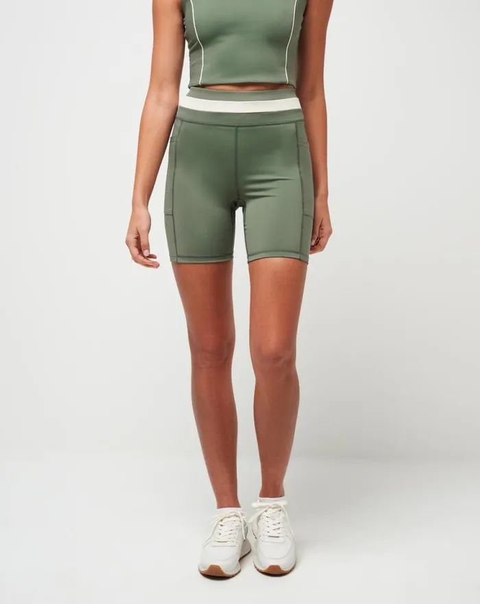 TravisMathew RUNNING WILD MOVEKNIT SHORT Agave Green Women Shorts