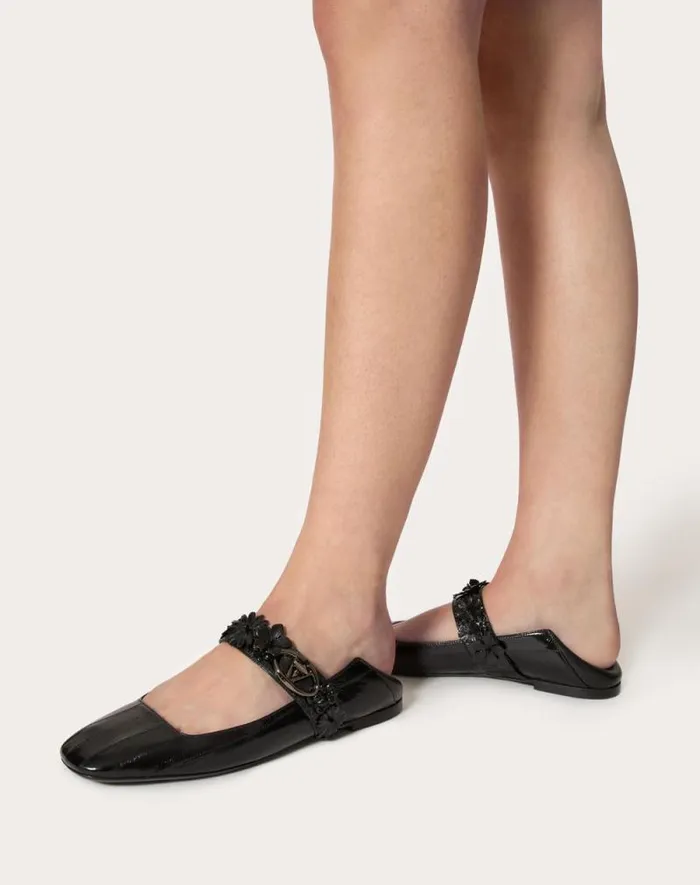 Valentino Ballerinas Woman Vlogo Locker Maryjane Ballerina In Eel With Flower Application For Woman In Black Black Valentino Ballerinas Woman Vlogo Locker Maryjane Ballerina In Eel With Flower Application For Woman In Black Black