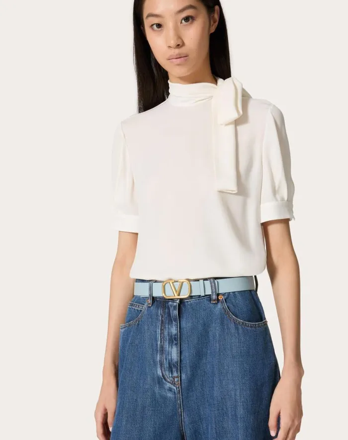 Valentino Belts Woman Reversible Vlogo Signature Belt In Glossy Calfskin 30 Mm For Woman In Smokey Beigeblack Smokey Beigeblack