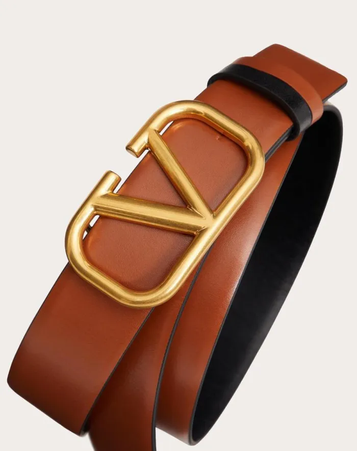 Valentino Belts Woman Reversible Vlogo Signature Belt In Glossy Calfskin 30 Mm For Woman In Smokey Beigeblack Smokey Beigeblack