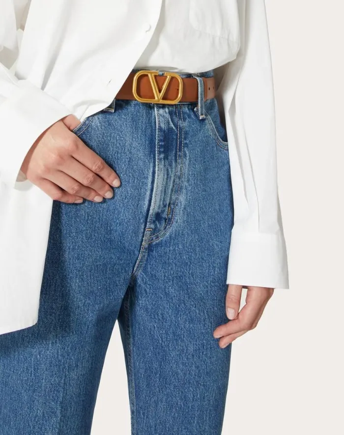 Valentino Belts Woman Reversible Vlogo Signature Belt In Glossy Calfskin 30 Mm For Woman In Smokey Beigeblack Smokey Beigeblack