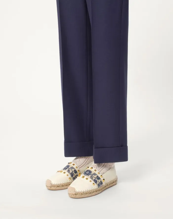 Valentino Espadrilles And Wedges Woman Espadrille In Nappa With Grape Embroidery 20mm For Woman In Ivorynaturalblue Ivorynaturalblue Valentino Espadrilles And Wedges Woman Espadrille In Nappa With Grape Embroidery 20mm For Woman In Ivorynaturalblue Ivorynaturalblue