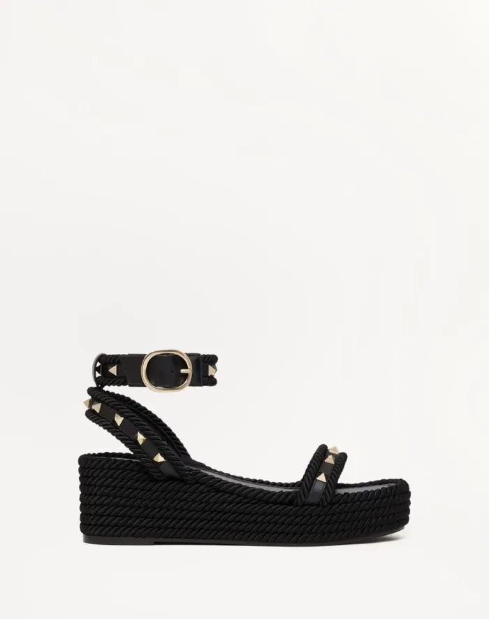 Valentino Espadrilles And Wedges Woman Rockstud Flatform Sandal In Calfskin 45mm For Woman In Poudre Poudre Valentino Espadrilles And Wedges Woman Rockstud Flatform Sandal In Calfskin 45mm For Woman In Poudre Poudre