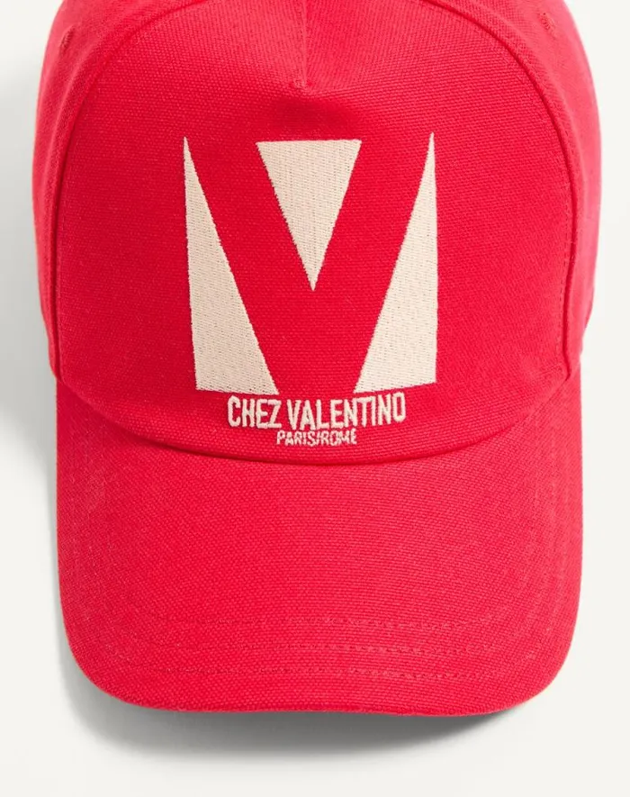 Valentino Hats And Gloves WomanMan Chez Valentino Cotton Baseball Cap With Embroidery For Man In Ivoryblack Ivoryblack Valentino Hats And Gloves WomanMan Chez Valentino Cotton Baseball Cap With Embroidery For Man In Ivoryblack Ivoryblack
