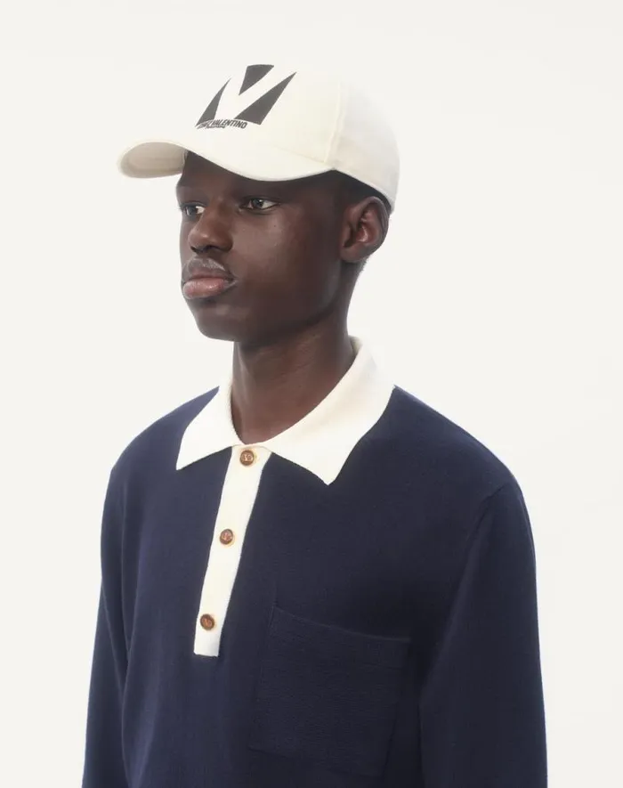 Valentino Hats And Gloves WomanMan Chez Valentino Cotton Baseball Cap With Embroidery For Man In Ivoryblack Ivoryblack Valentino Hats And Gloves WomanMan Chez Valentino Cotton Baseball Cap With Embroidery For Man In Ivoryblack Ivoryblack
