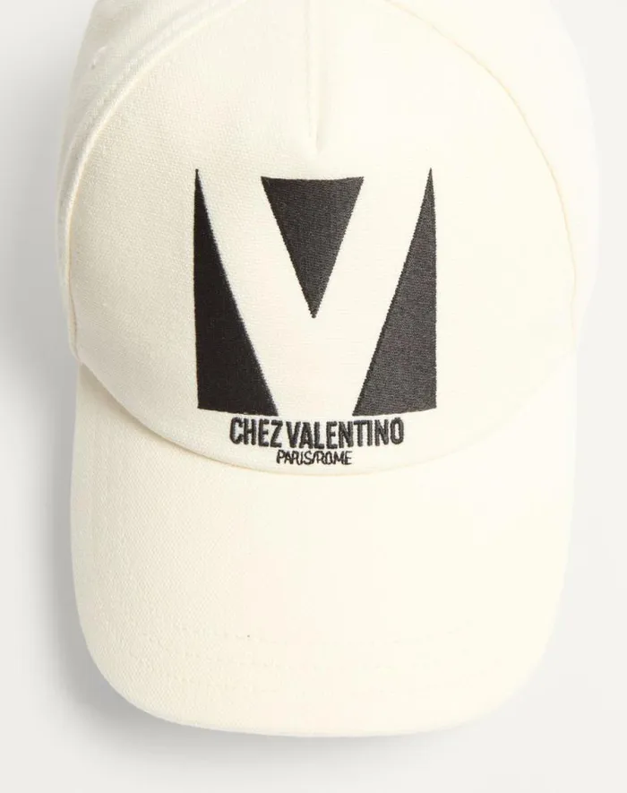 Valentino Hats And Gloves WomanMan Chez Valentino Cotton Baseball Cap With Embroidery For Man In Ivoryblack Ivoryblack Valentino Hats And Gloves WomanMan Chez Valentino Cotton Baseball Cap With Embroidery For Man In Ivoryblack Ivoryblack