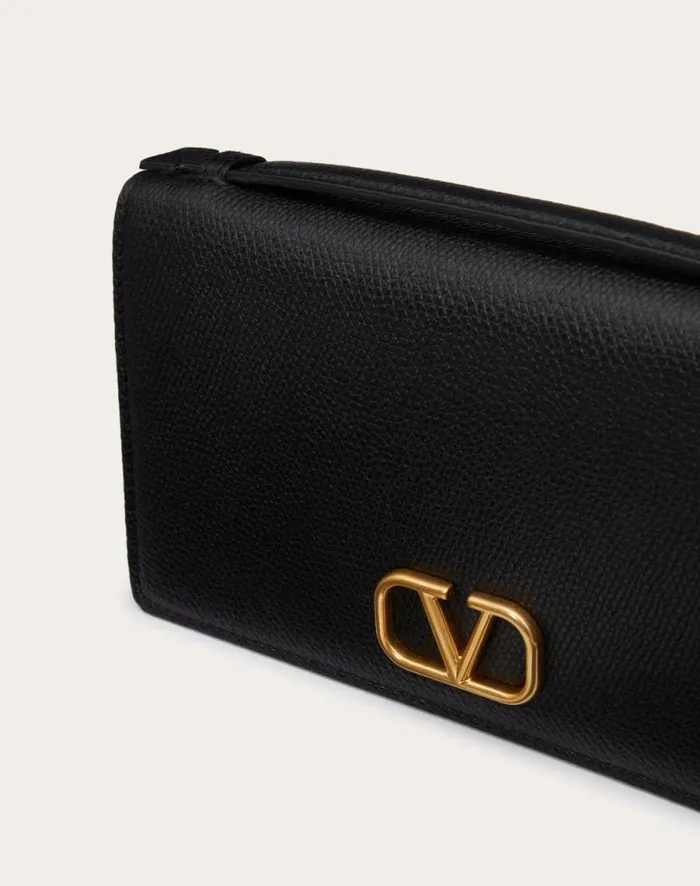 Valentino Mini Bags Woman Vlogo Signature Grainy Calfskin Wallet With Chain For Woman In Black Black