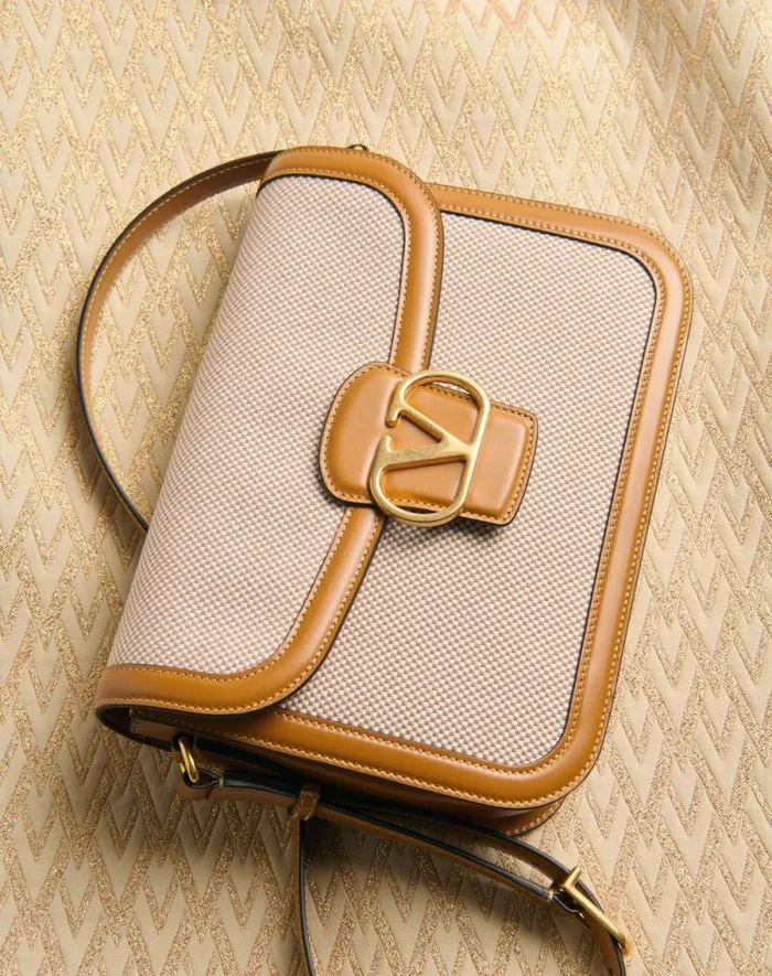 Valentino Shoulder Bags Woman Valentino Garavani 9to5 Canvas Shoulder Bag For Woman In Beige Beige Valentino Shoulder Bags Woman Valentino Garavani 9to5 Canvas Shoulder Bag For Woman In Beige Beige