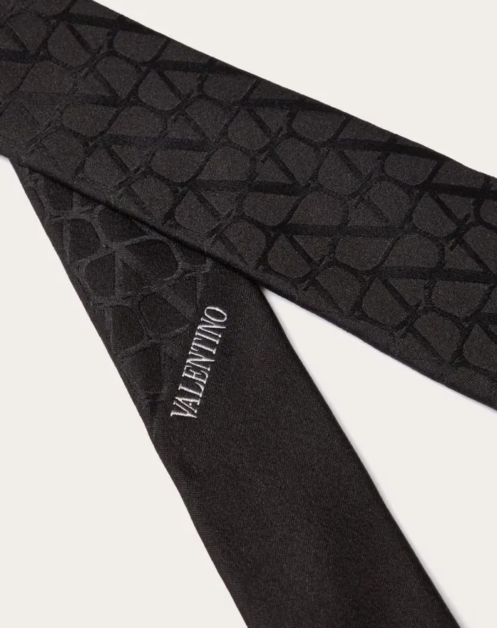 Valentino Soft Accessories Man Toile Iconographe Silk Tie For Man In Black Black Valentino Soft Accessories Man Toile Iconographe Silk Tie For Man In Black Black