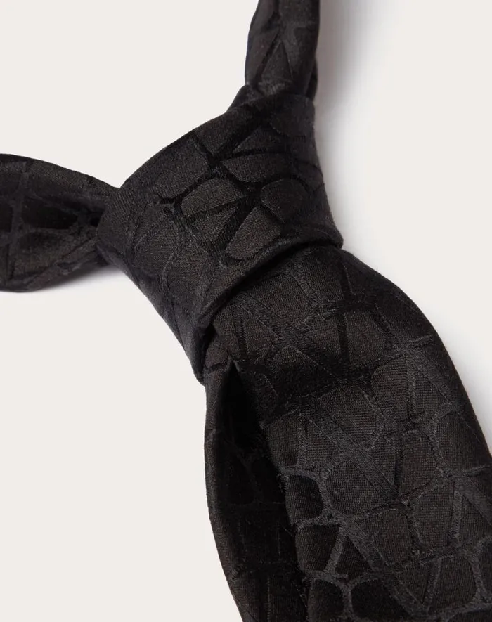 Valentino Soft Accessories Man Toile Iconographe Silk Tie For Man In Black Black Valentino Soft Accessories Man Toile Iconographe Silk Tie For Man In Black Black