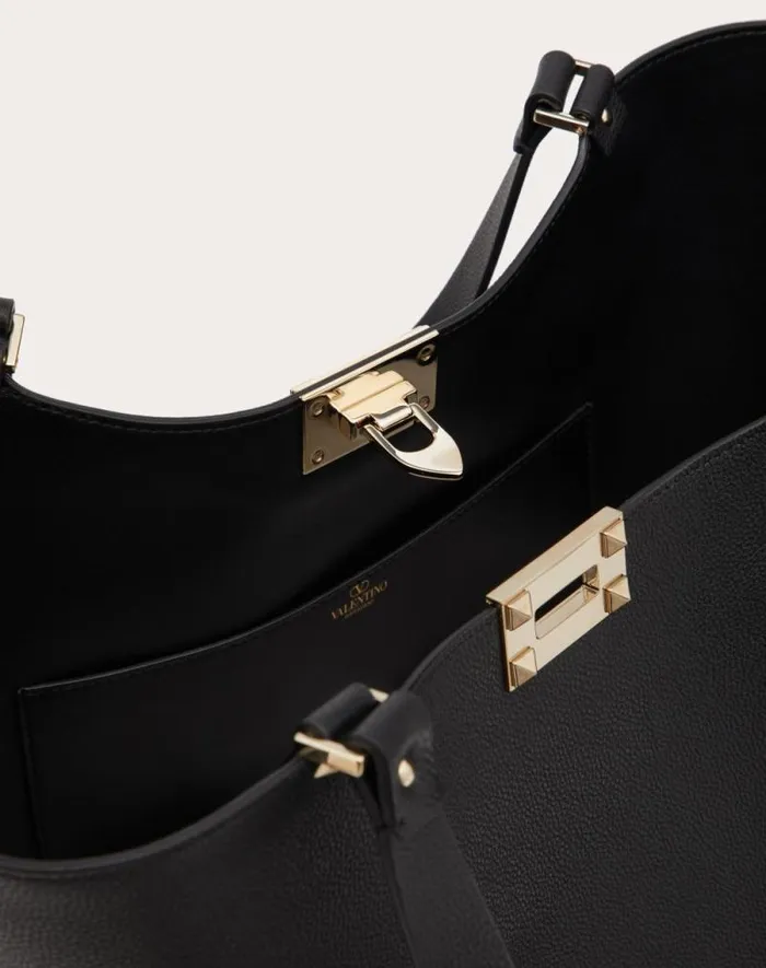 Valentino Totes Woman Valentino Garavani Rockstud Shopping Bag In Grainy Calfskin For Woman In Almond Almond