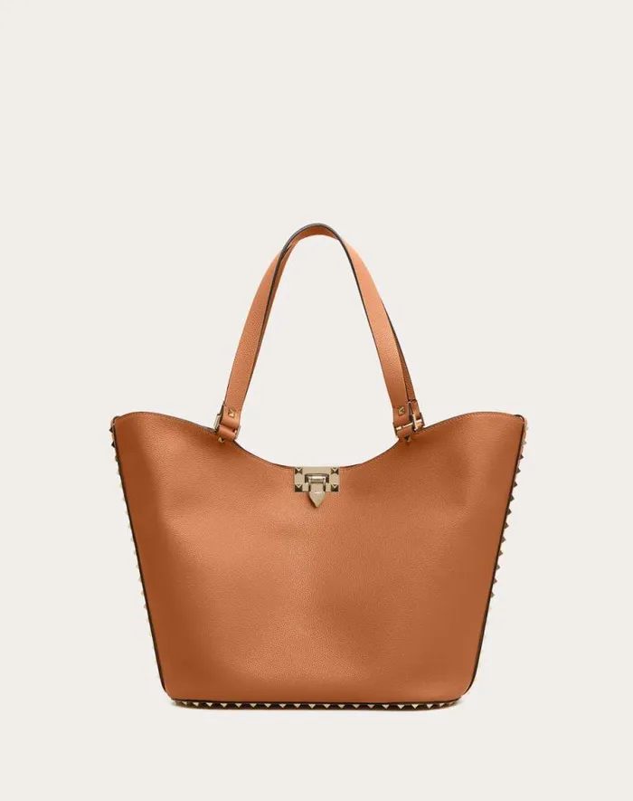 Valentino Totes Woman Valentino Garavani Rockstud Shopping Bag In Grainy Calfskin For Woman In Almond Almond