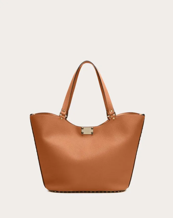 Valentino Totes Woman Valentino Garavani Rockstud Shopping Bag In Grainy Calfskin For Woman In Almond Almond