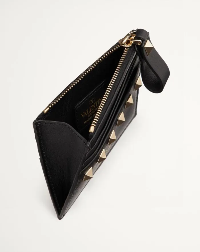 Valentino Wallets And Small Leather Goods Woman Rockstud Calfskin Cardholder With Zipper For Woman In Poudre Poudre Valentino Wallets And Small Leather Goods Woman Rockstud Calfskin Cardholder With Zipper For Woman In Poudre Poudre