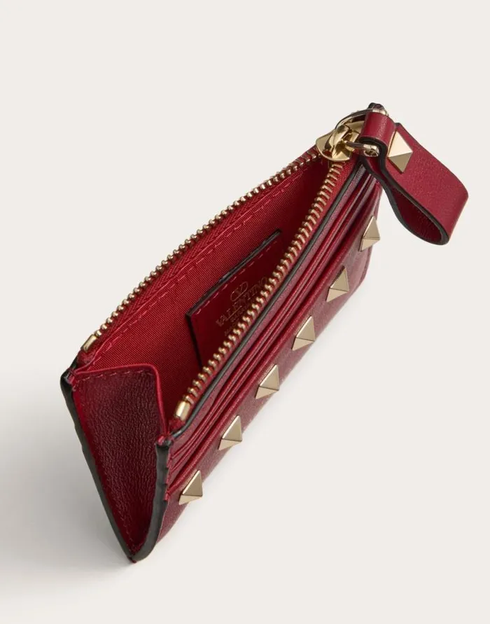 Valentino Wallets And Small Leather Goods Woman Rockstud Calfskin Cardholder With Zipper For Woman In Poudre Poudre Valentino Wallets And Small Leather Goods Woman Rockstud Calfskin Cardholder With Zipper For Woman In Poudre Poudre