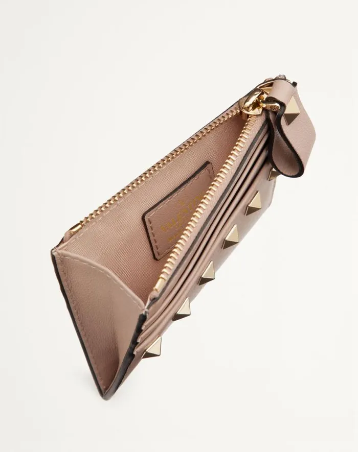 Valentino Wallets And Small Leather Goods Woman Rockstud Calfskin Cardholder With Zipper For Woman In Poudre Poudre Valentino Wallets And Small Leather Goods Woman Rockstud Calfskin Cardholder With Zipper For Woman In Poudre Poudre