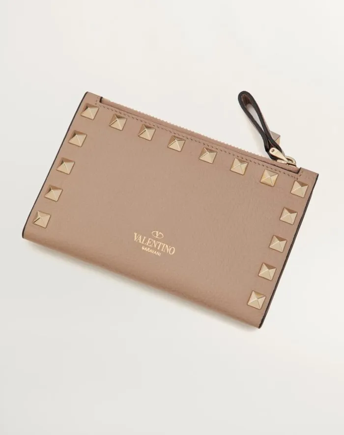 Valentino Wallets And Small Leather Goods Woman Rockstud Grainy Calfskin Cardholder With Zipper For Woman In Black Black Valentino Wallets And Small Leather Goods Woman Rockstud Grainy Calfskin Cardholder With Zipper For Woman In Black Black