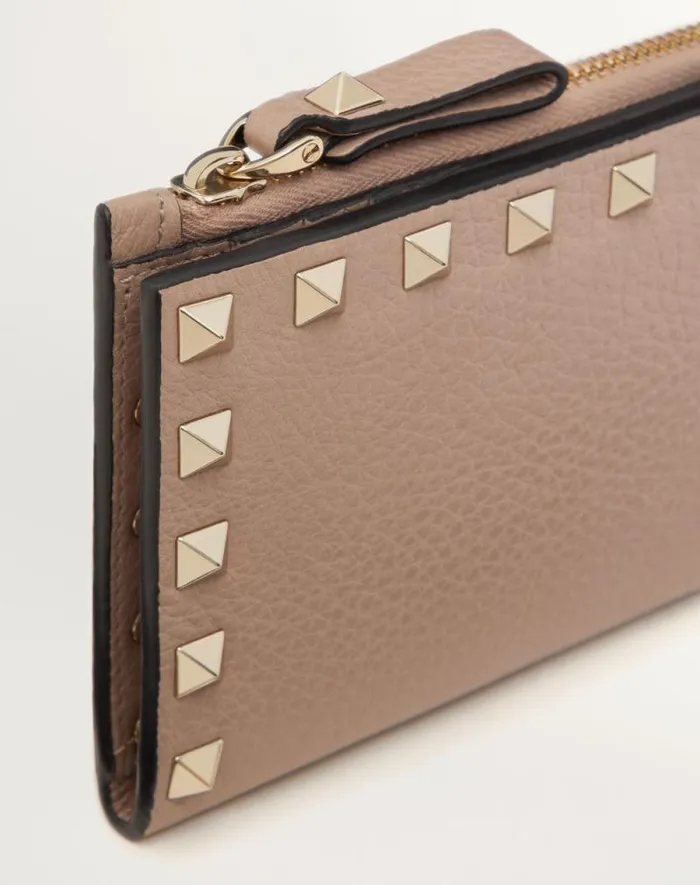 Valentino Wallets And Small Leather Goods Woman Rockstud Grainy Calfskin Cardholder With Zipper For Woman In Black Black Valentino Wallets And Small Leather Goods Woman Rockstud Grainy Calfskin Cardholder With Zipper For Woman In Black Black