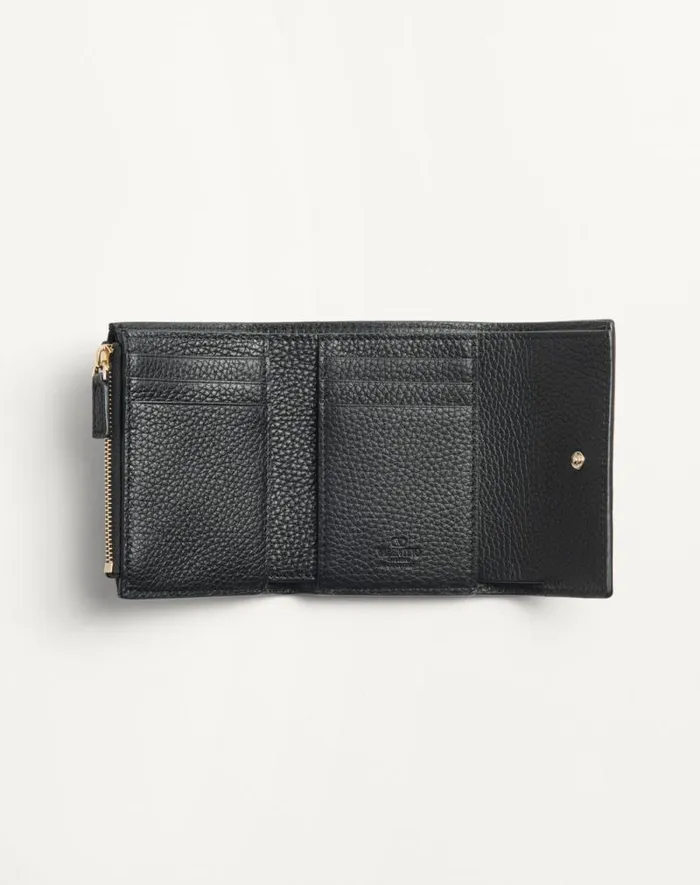 Valentino Wallets And Small Leather Goods Woman Rockstud Trifold Wallet In Grainy Calfskin For Woman In Black Black Valentino Wallets And Small Leather Goods Woman Rockstud Trifold Wallet In Grainy Calfskin For Woman In Black Black