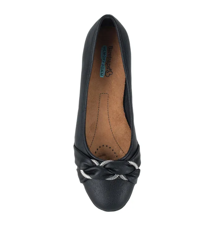 Women Baretraps Flats and Loafers Aurora Flat Black