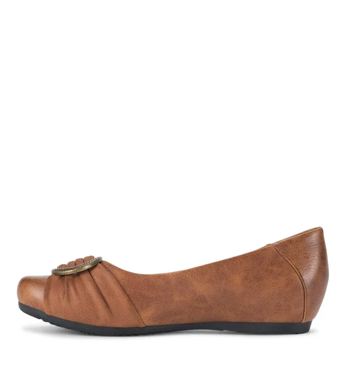 Women Baretraps Flats and Loafers Mabely Flat Brown