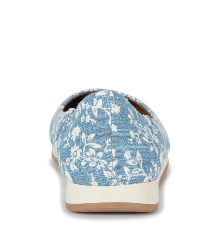Women Baretraps Flats and Loafers Prim Slip On Bluewhite Flower Canvas