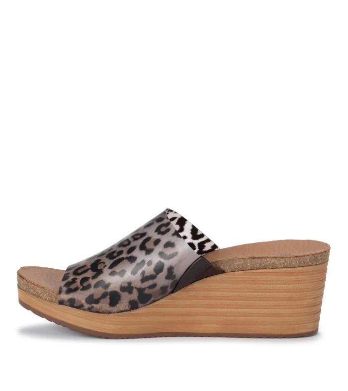 Women Baretraps Slides and Slip On Sandals Yalissa Wedge Slide Sandal Brown