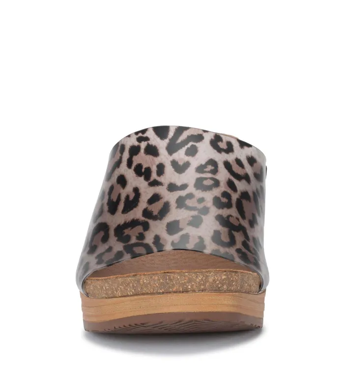 Women Baretraps Slides and Slip On Sandals Yalissa Wedge Slide Sandal Brown