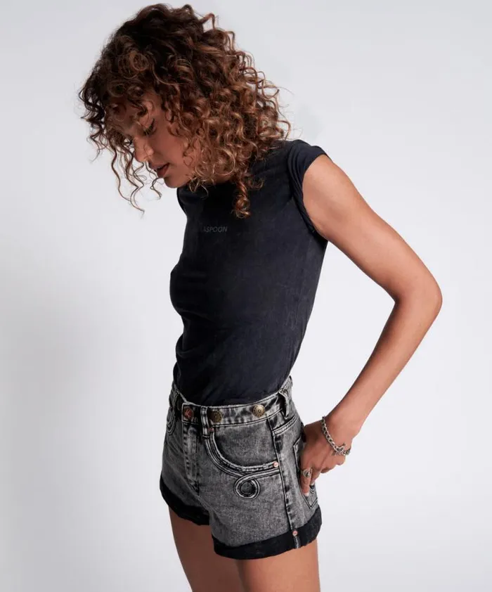 Women ONE TEASPOON ORGANIC FITTED LOGO TEE BLACK One Teaspoon Tees and Tanks Women ONE TEASPOON ORGANIC FITTED LOGO TEE BLACK One Teaspoon Tees and Tanks