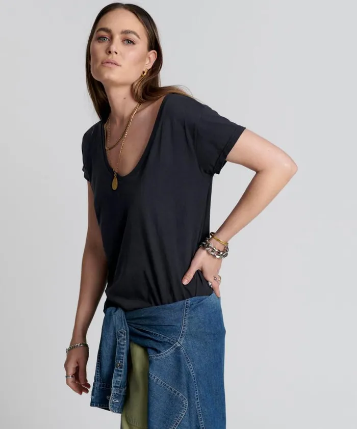 Women ONE TEASPOON ORGANIC SCOOP NECK BASIC TEE BLACK One Teaspoon Tees and Tanks Women ONE TEASPOON ORGANIC SCOOP NECK BASIC TEE BLACK One Teaspoon Tees and Tanks