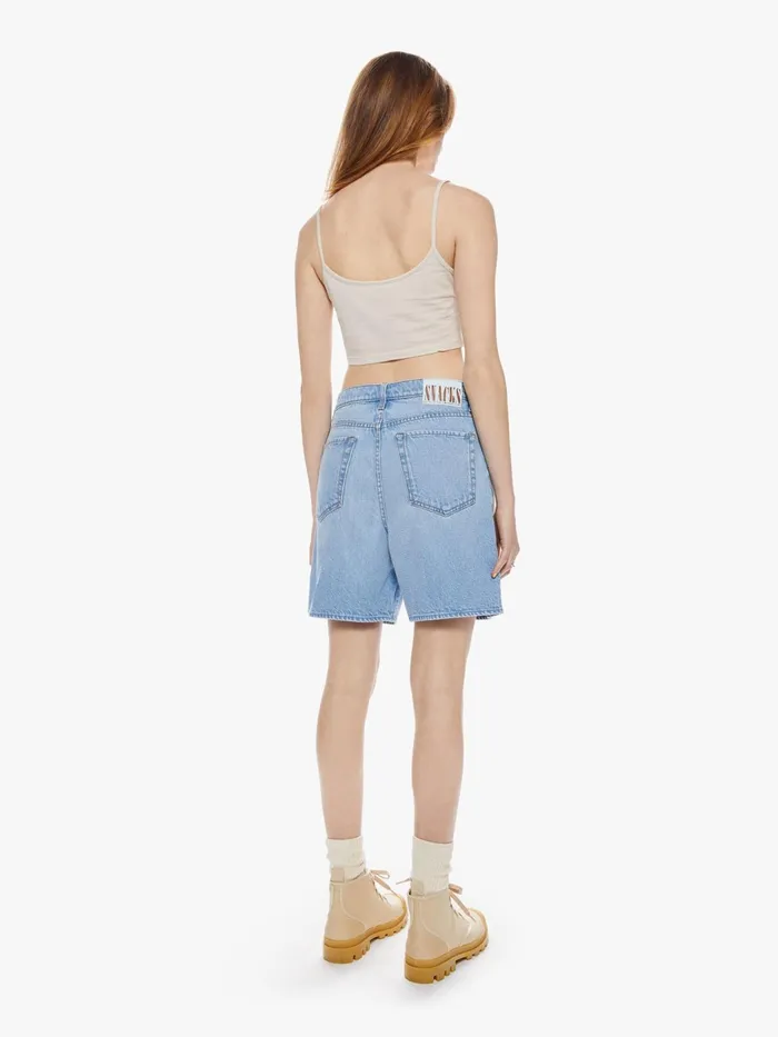 Women Relaxed Mother Denim SNACKS The Pleated Fun Dip Short Blue