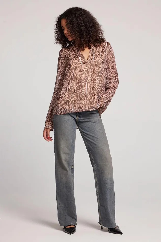 Womens Chaser Brand Tops Denver Classic Leopard Blouse